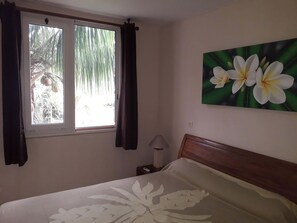 1 chambre, bureau, fer et planche à repasser, Wi-Fi gratuit