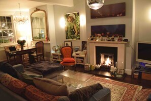 House (1 Bedroom) | Living room