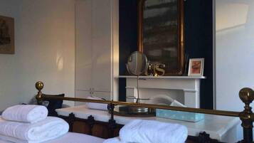 House (1 Bedroom) | 1 bedroom, premium bedding, laptop workspace, iron/ironing board