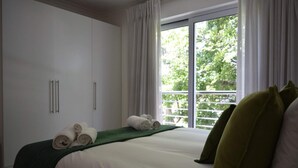 Unclassified image, 3 of 21, button - Breathtaking 3 Bedroom Apartment in Cape Town (Cape Town)