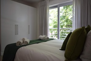 Apartment (3 Bedrooms)