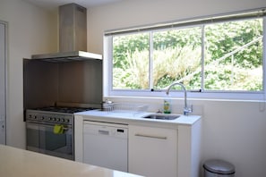 Apartment (3 Bedrooms) | Private kitchen
