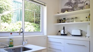 Unclassified image, 4 of 21, button - Breathtaking 3 Bedroom Apartment in Cape Town (Cape Town)