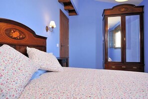 8 chambres, fer et planche à repasser, lit parapluie, Wi-Fi gratuit