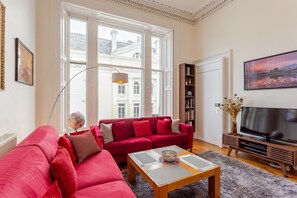 Apartment (2 Bedrooms) | Living room | TV - Great Location Heart of the Centre 2 Bed 2 Bath (Edinburgh)