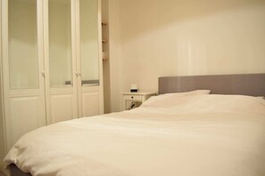 Apartment (1 Bedroom) | 1 bedroom, premium bedding, laptop workspace, iron/ironing board