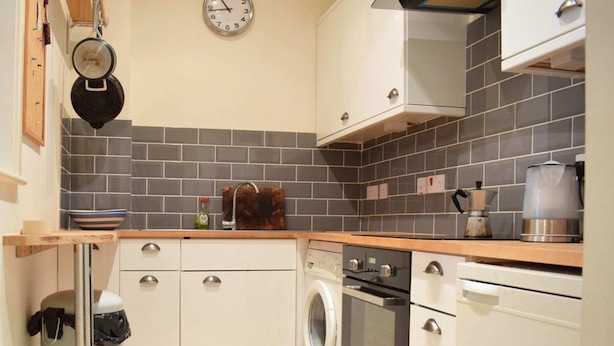 Apartment (1 Bedroom) | Private kitchen