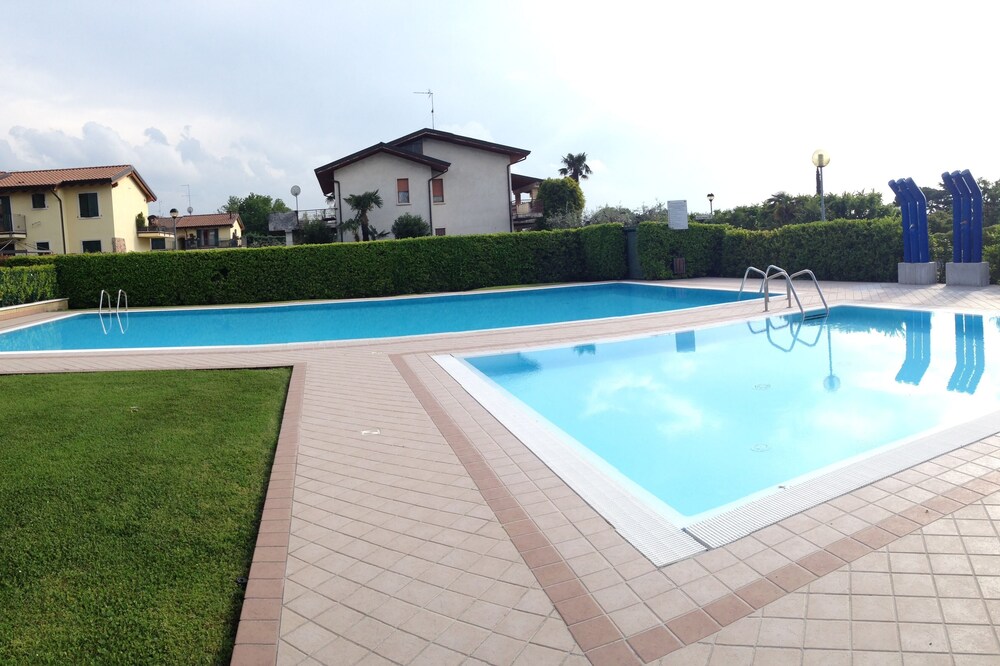Charming apartment, finely renovated two-room apartment