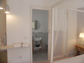 1 chambre, fer et planche à repasser, Wi-Fi gratuit, draps fournis