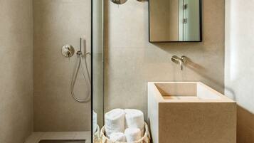Junior Suite, Hot Tub | Bathroom