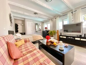 1 makuuhuone, silitysrauta/-lauta, Wi-Fi, vuodevaatteet