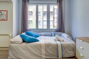 3 habitaciones, tabla de planchar con plancha y wifi gratis 