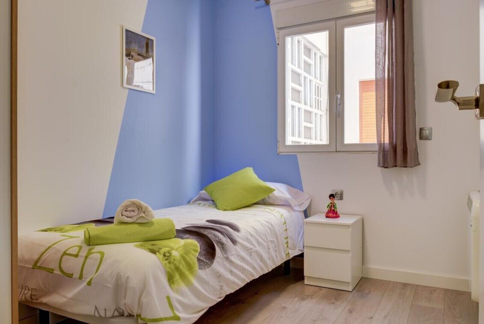 3 chambres, fer et planche à repasser, Wi-Fi gratuit, draps fournis