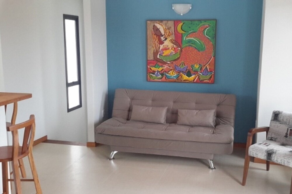 Fit. of good standard, located in a quiet area and close to the sea.
