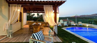 Kampos Villa III, Nature Living with Heated Pool