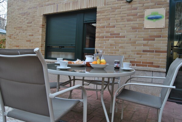 Outdoor dining - Rural apartment Colla - Rubio for 4 people (Collado Mediano)