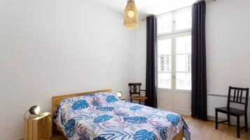 1 bedroom, desk, iron/ironing board, WiFi