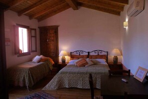 1 camera, culla da viaggio, Wi-Fi gratuito, lenzuola