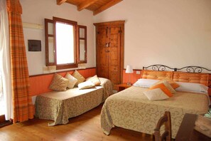 1 chambre, lit parapluie, Wi-Fi gratuit, draps fournis
