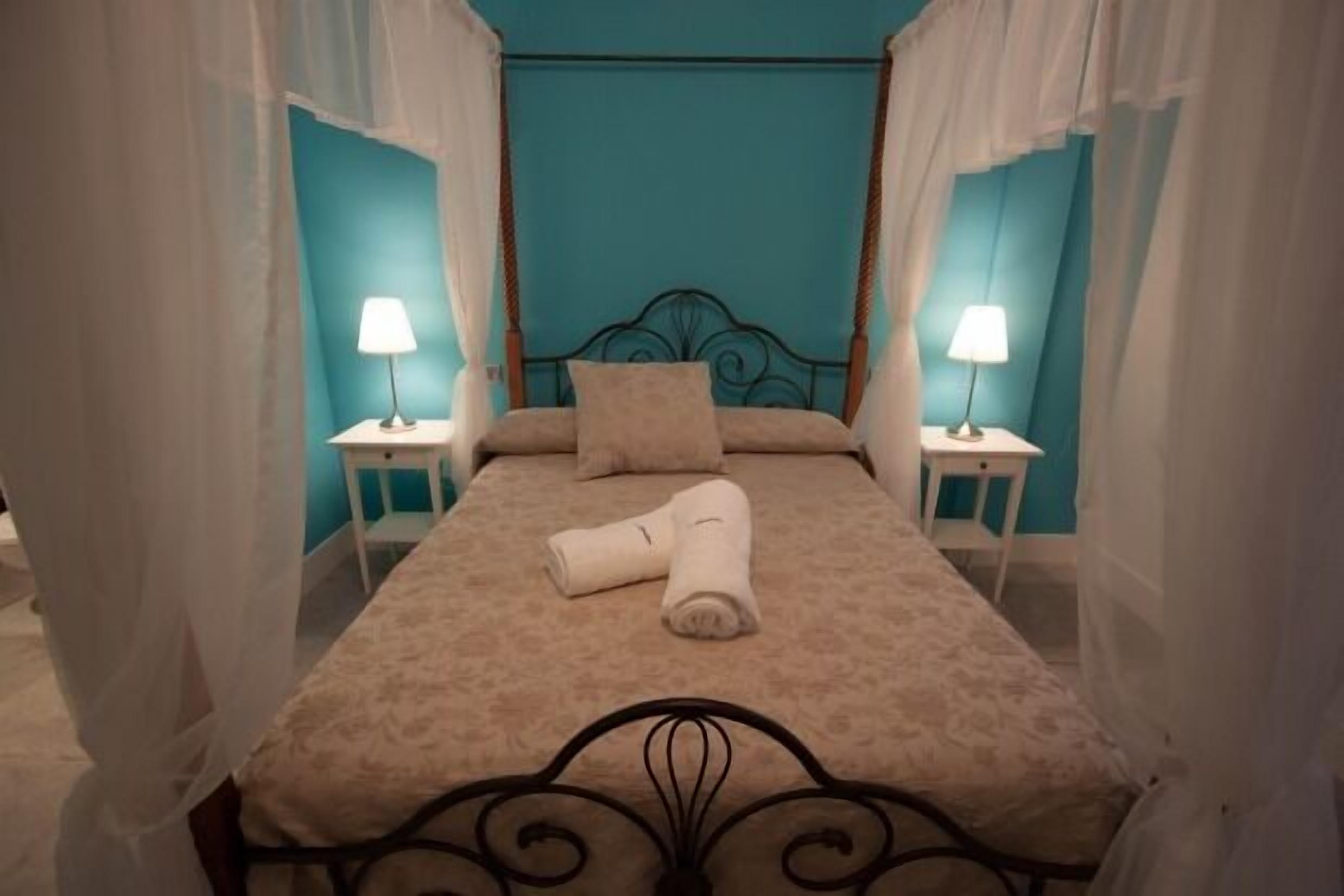 Self catering La Alvardana for 21 people