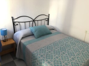 3 dormitorios, tabla de planchar con plancha, wifi gratis y ropa de cama