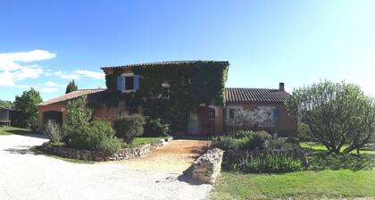 Country house with swimming pool on the edge of the Haut Var with views of the Ste Baume