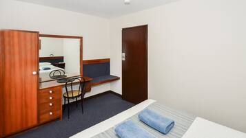 2 bedrooms, iron/ironing board, Internet, bed sheets