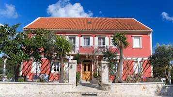 Esterni