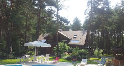 Siewierz: Traditional wooden dacha, private pool, possibility of sleeping 10