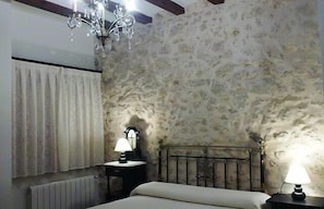 3 chambres, fer et planche Ă repasser, Wi-Fi, draps fournis