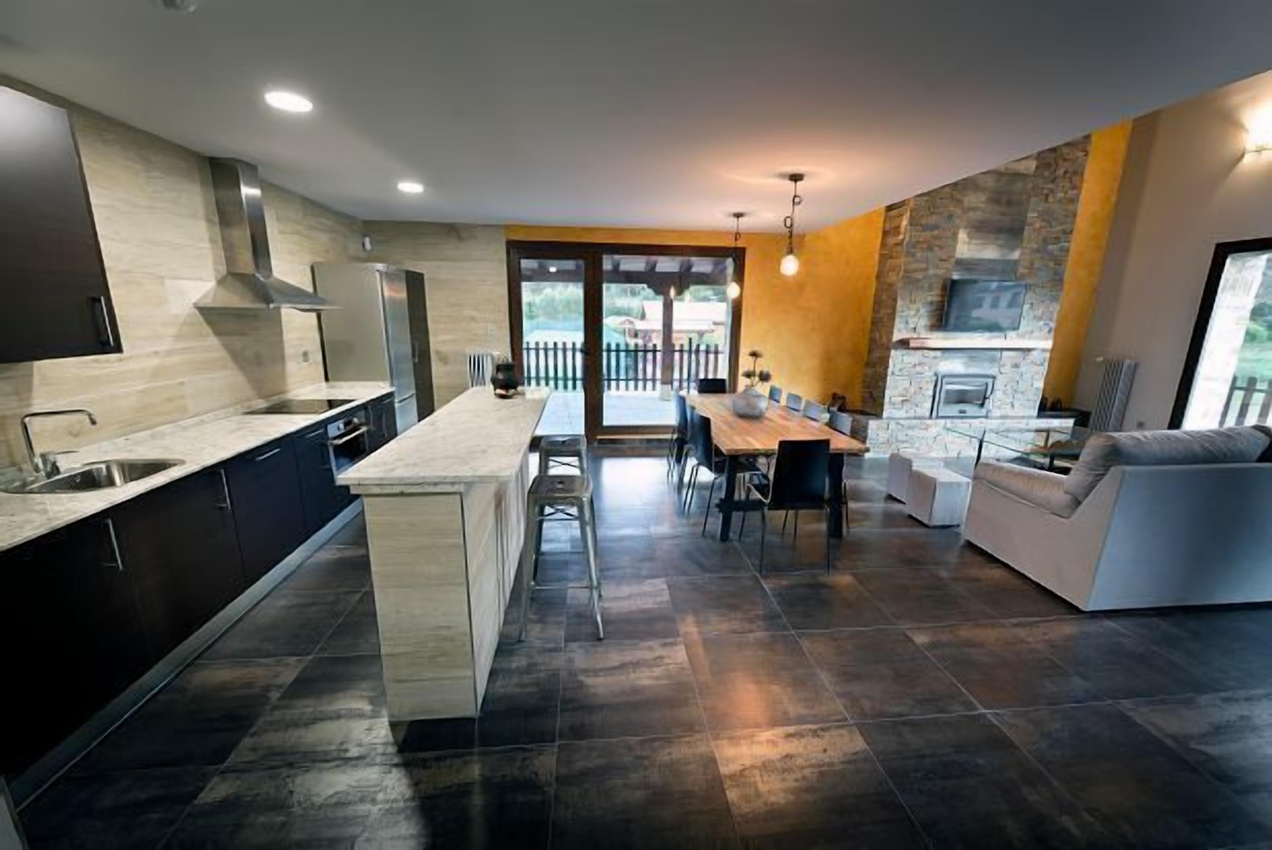 Self catering La Puerta del Rio Lobos for 10 people