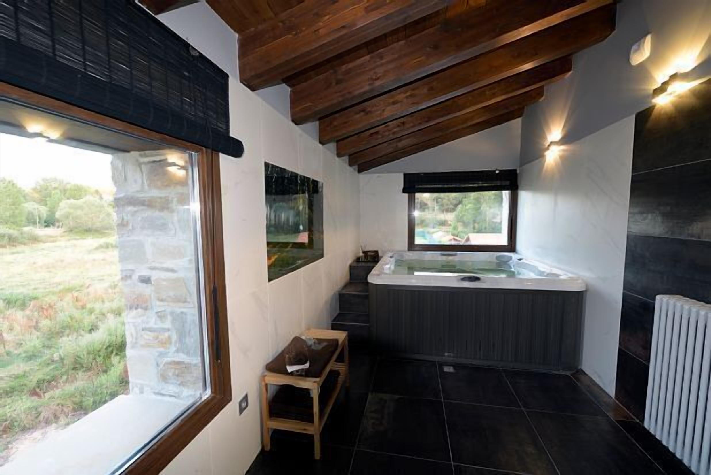 Self catering La Puerta del Rio Lobos for 10 people