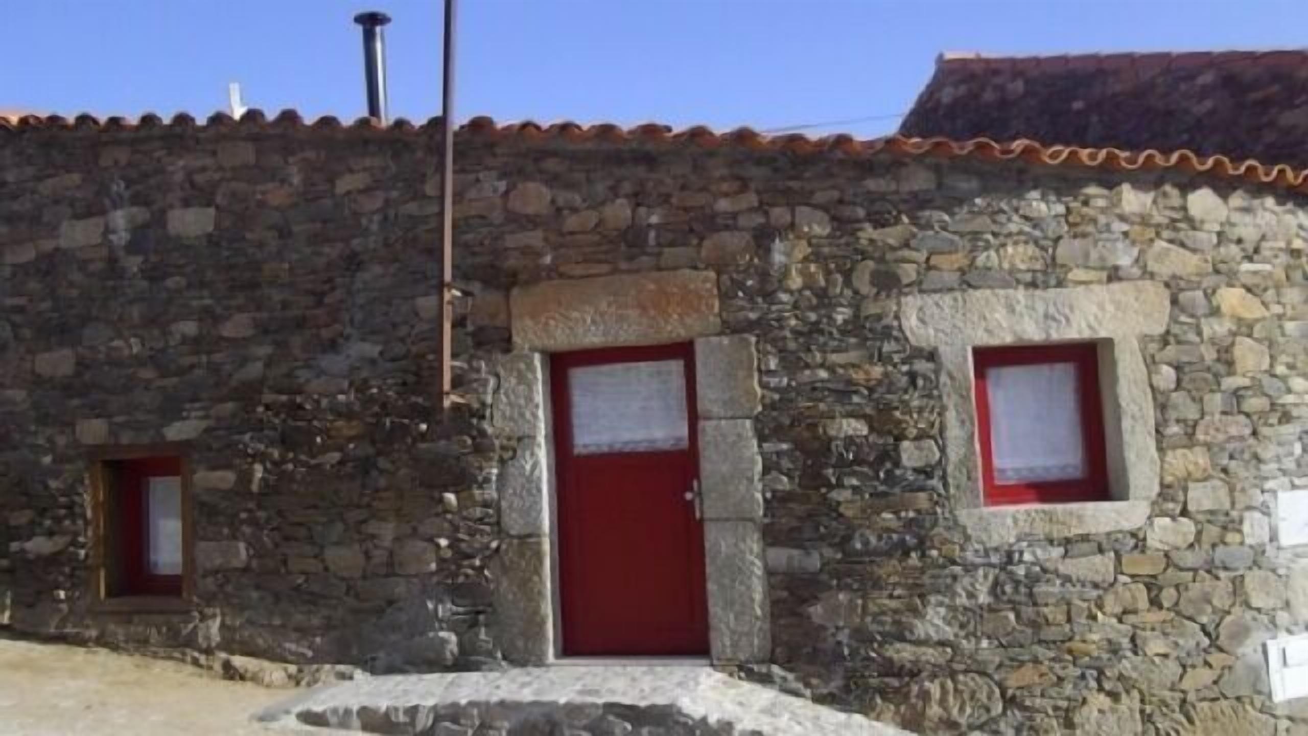 Self catering Palheiros do Castelo for 2 people