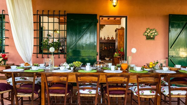 Outdoor dining - Villa Elisa 16, Emma Villas (Fucecchio)