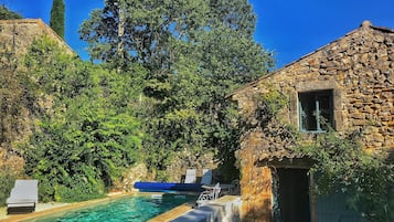 Piscine extérieure, piscine chauffée
