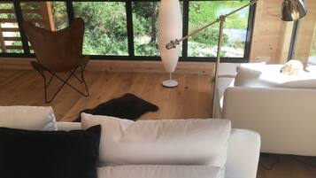 6 slaapkamers, een strijkplank/strijkijzer, gratis wifi, beddengoed