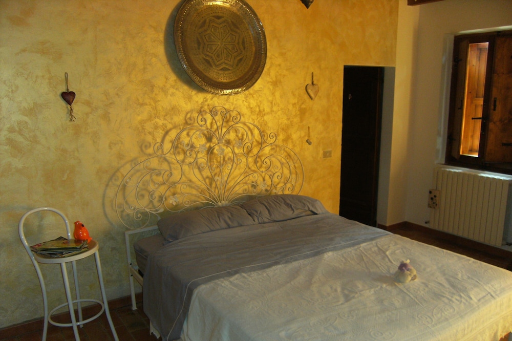 RENOVATED FARMHOUSE NEAR ANCONA