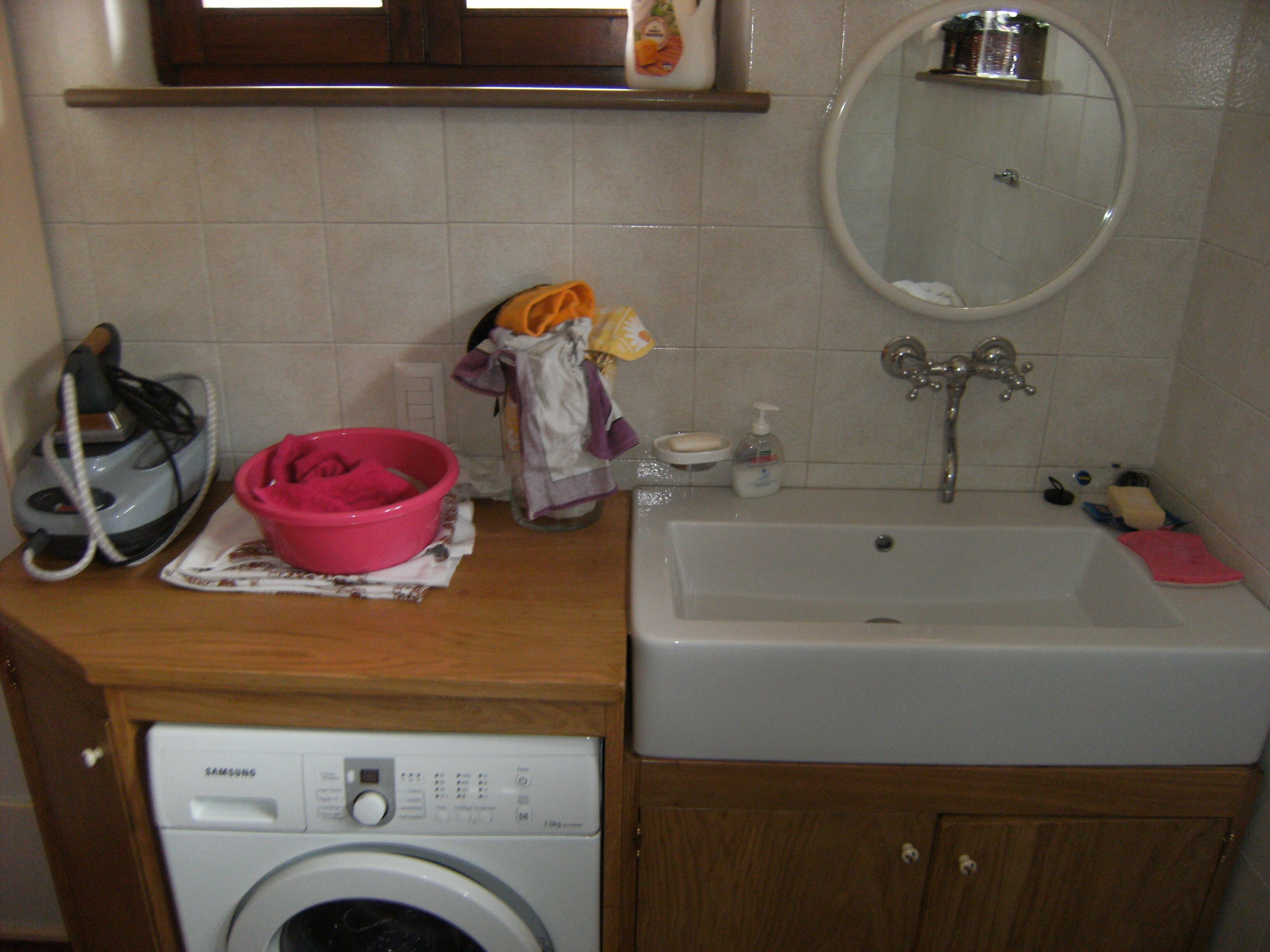 RENOVATED FARMHOUSE NEAR ANCONA