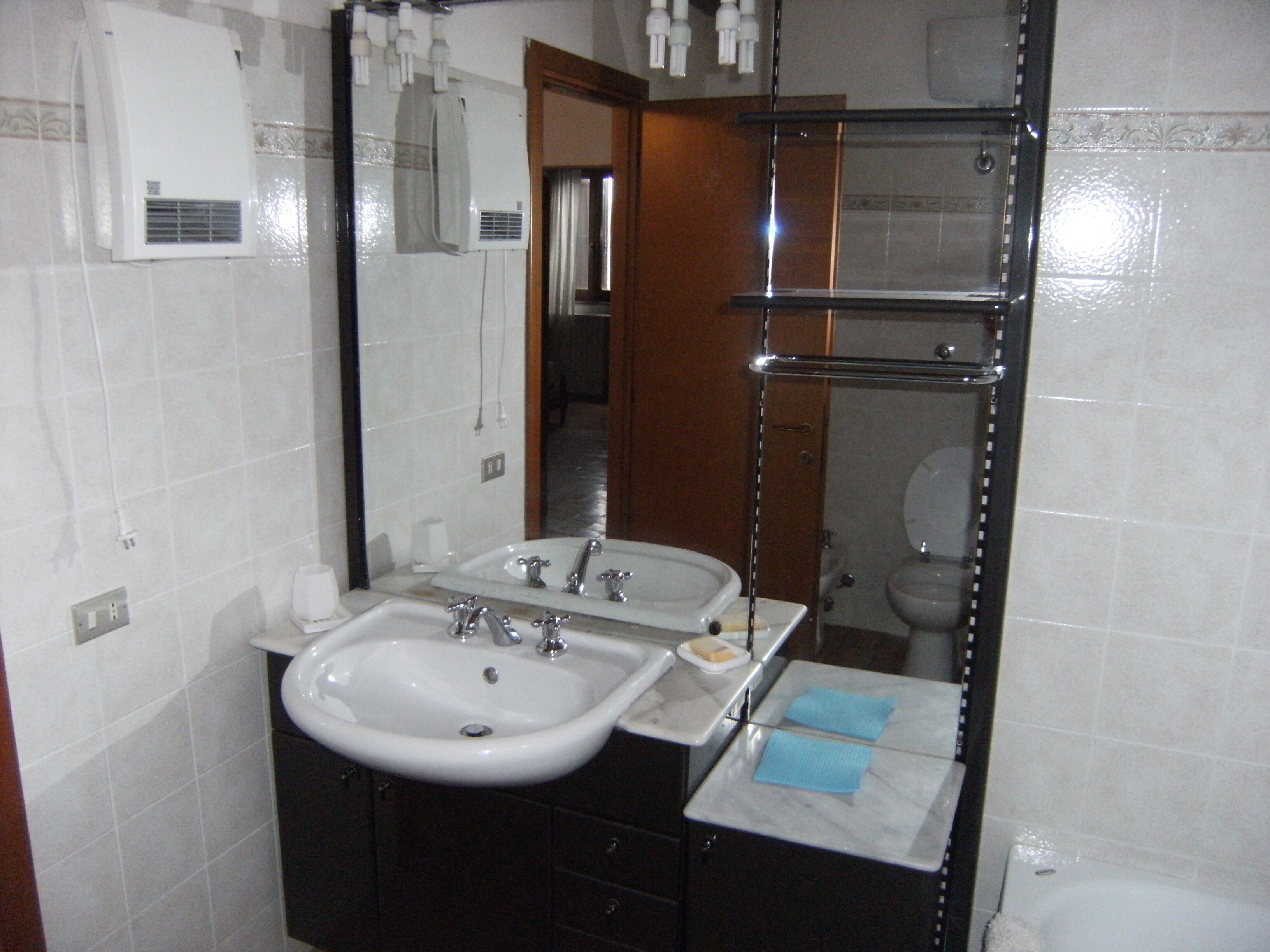 RENOVATED FARMHOUSE NEAR ANCONA