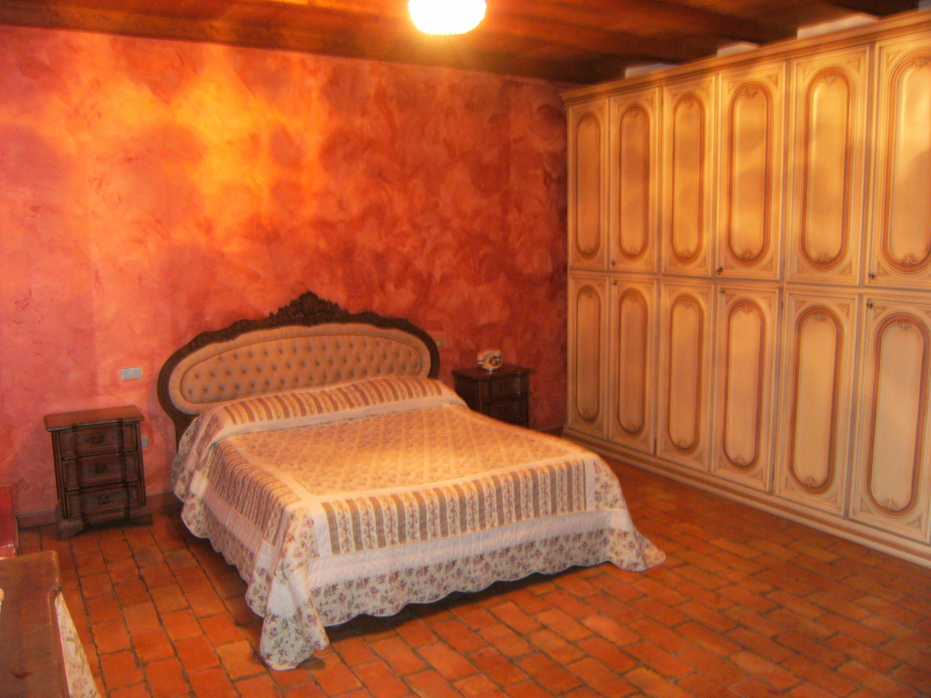 RENOVATED FARMHOUSE NEAR ANCONA