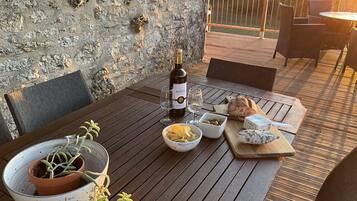 屋外ダイニングエリア