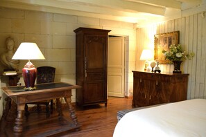 1 slaapkamer, een strijkplank/strijkijzer, reisbedje, wifi