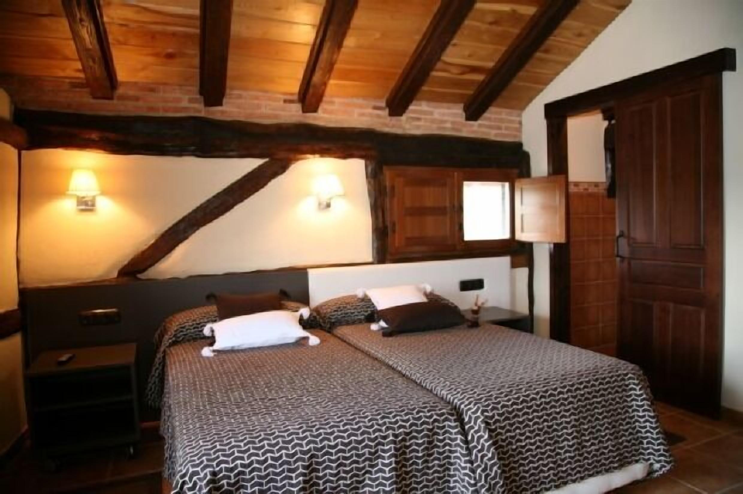 Self catering Pagaigoikoa for 8 people