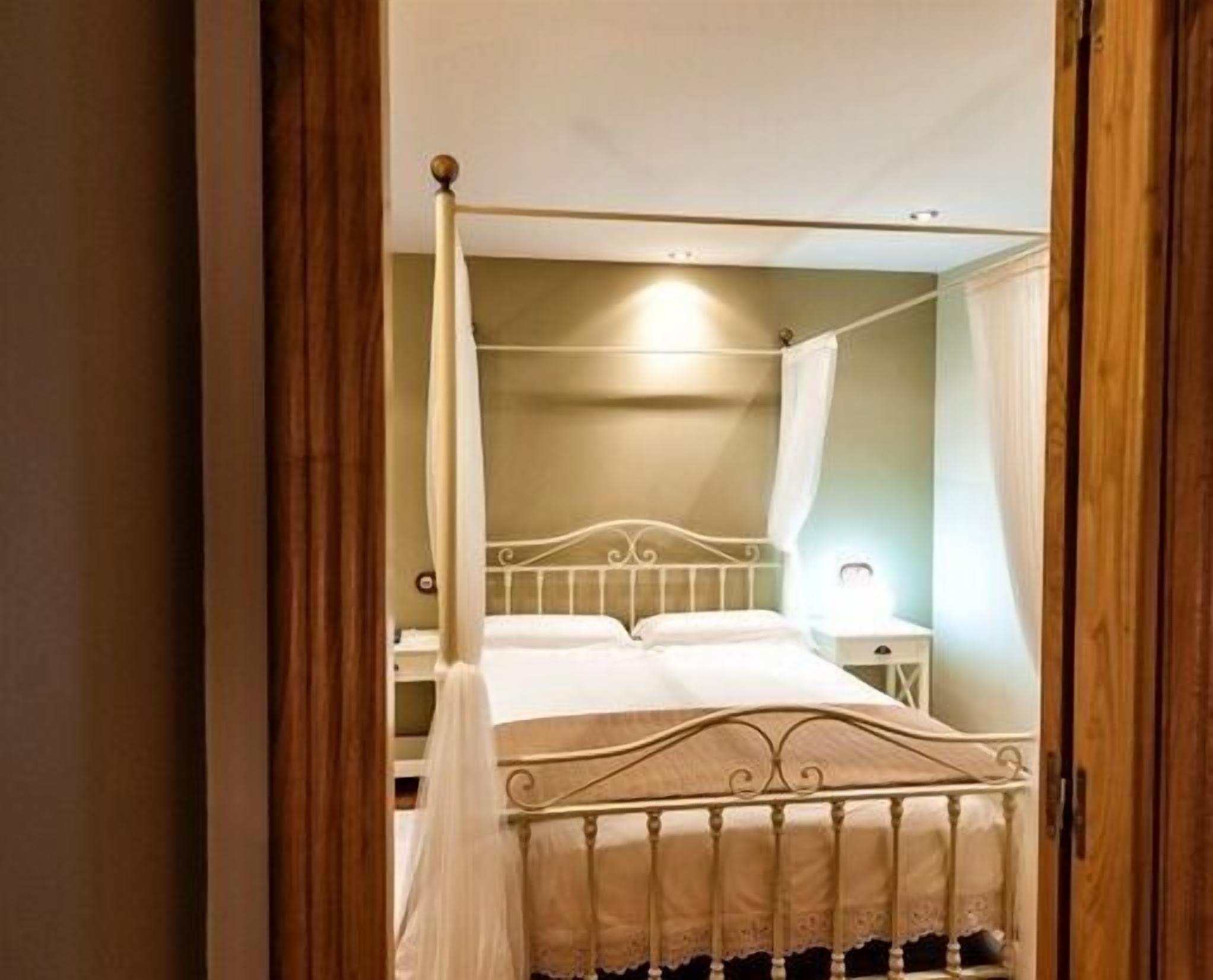 Self catering TAReira for 2 people