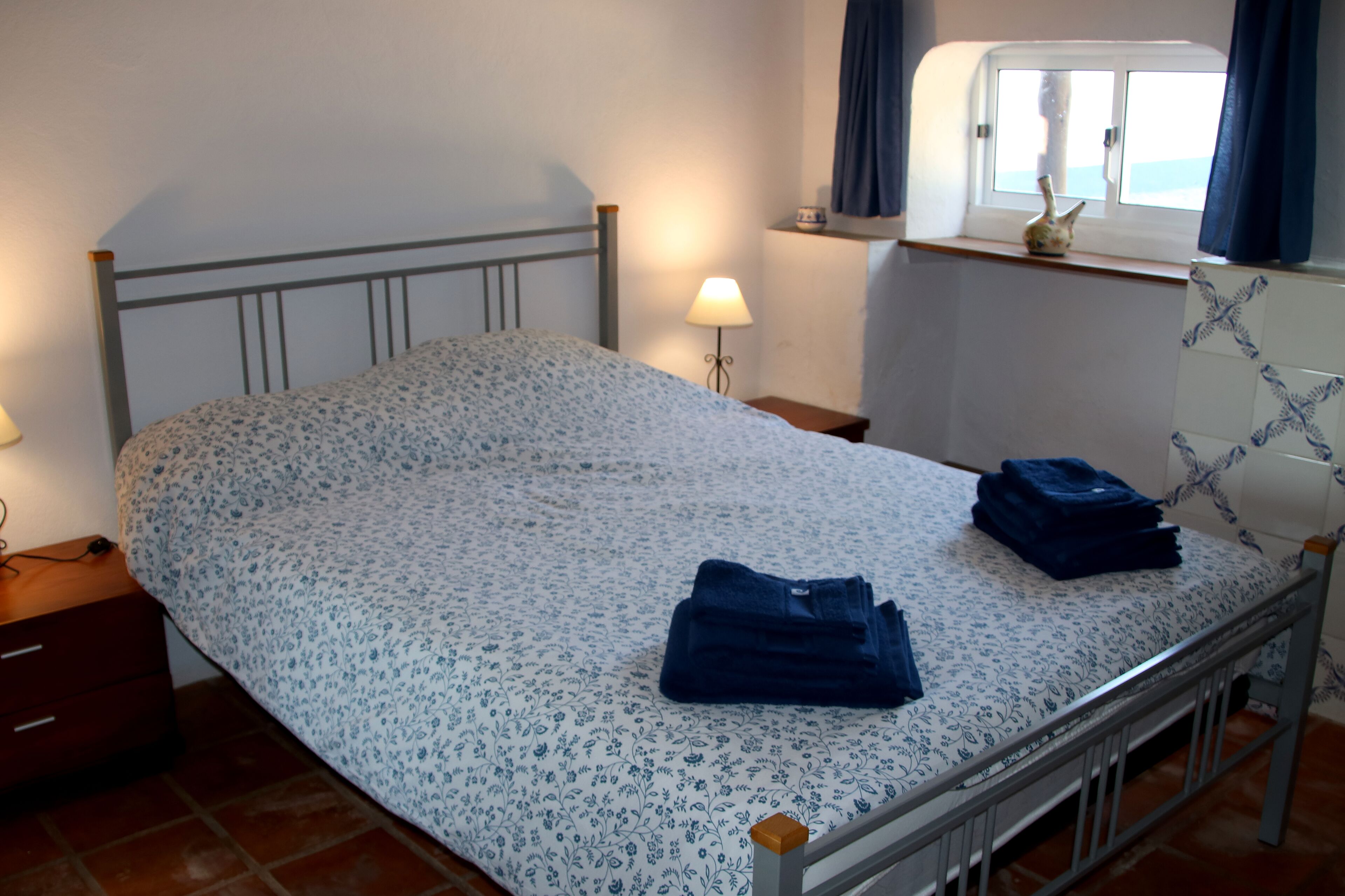 Holiday house in rural area overlooking the dam of the Caia.