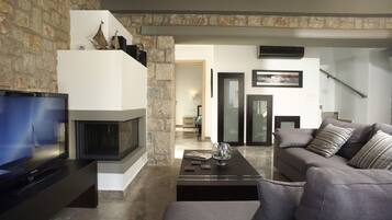 TV connectée, cheminée