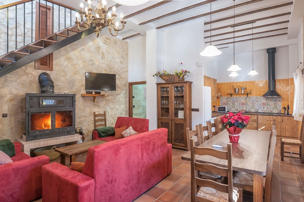 Casa Rural Río Tranquilo II for 12 people (4 in extra beds).