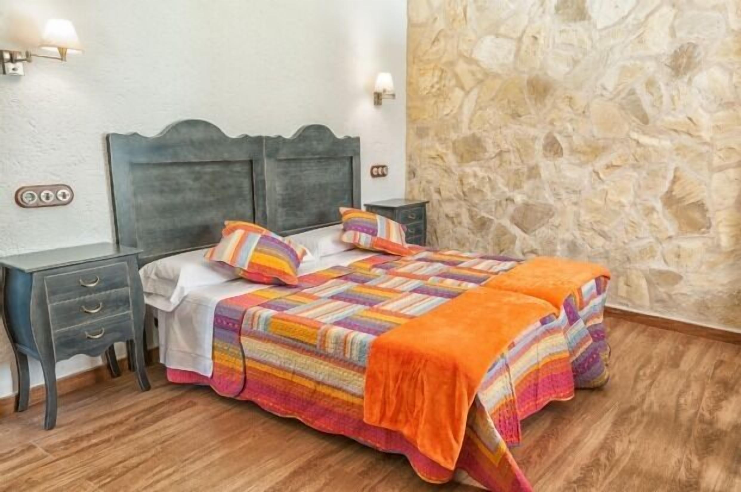 Casa Rural Río Tranquilo II for 12 people (4 in extra beds).