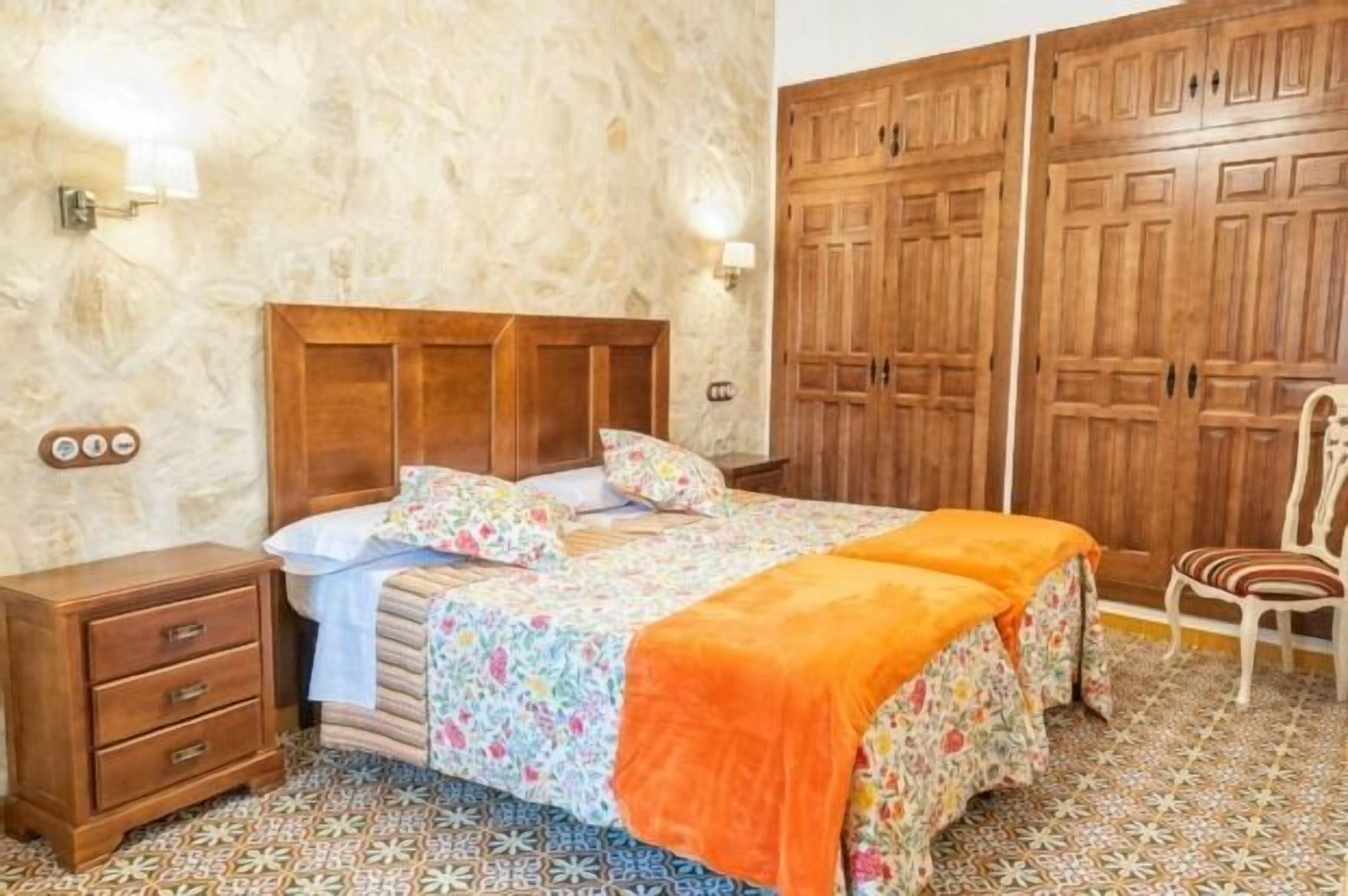 Casa Rural Río Tranquilo II for 12 people (4 in extra beds).