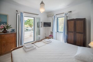 3 Schlafzimmer, Zimmersafe, Bügeleisen/Bügelbrett, Reisekinderbett